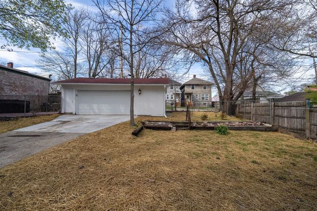 806 E Olive Street, Bloomington, IL 61701