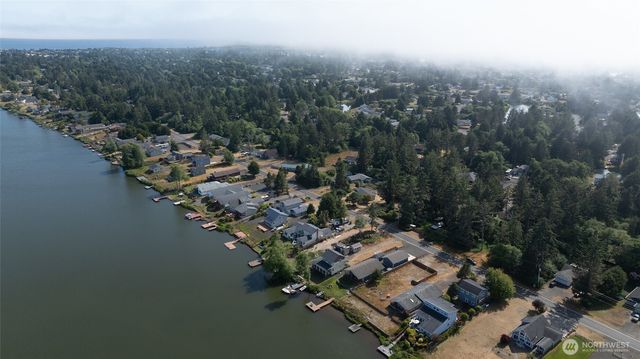 544 Mt Olympus Avenue SE, Ocean Shores, WA 98569