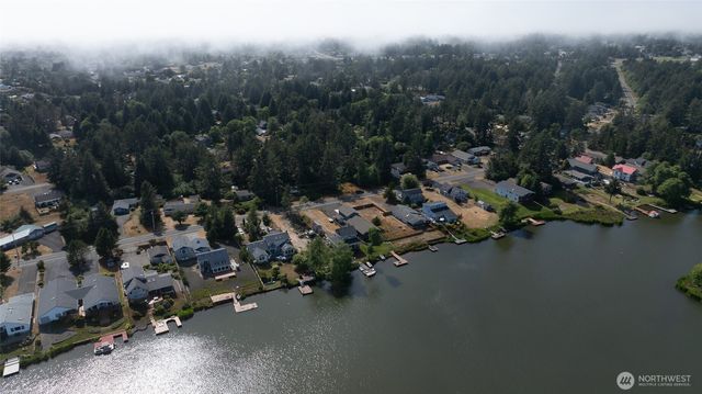 544 Mt Olympus Avenue SE, Ocean Shores, WA 98569