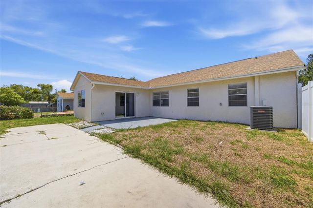 7955 ADELAIDE LOOP, New Port Richey, FL 34655