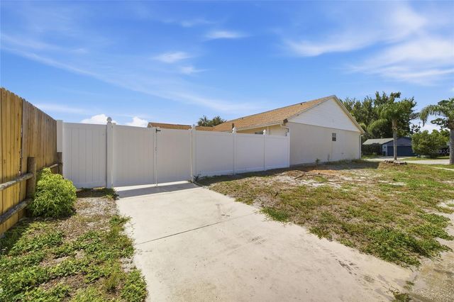 7955 ADELAIDE LOOP, New Port Richey, FL 34655