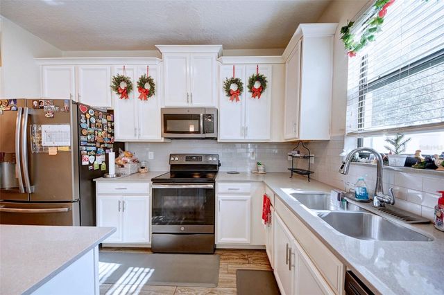 8506 WINGFOOT ROAD, Davenport, FL 33896