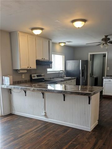 4412 Paul Jones LN, Virginia Beach, VA 23455