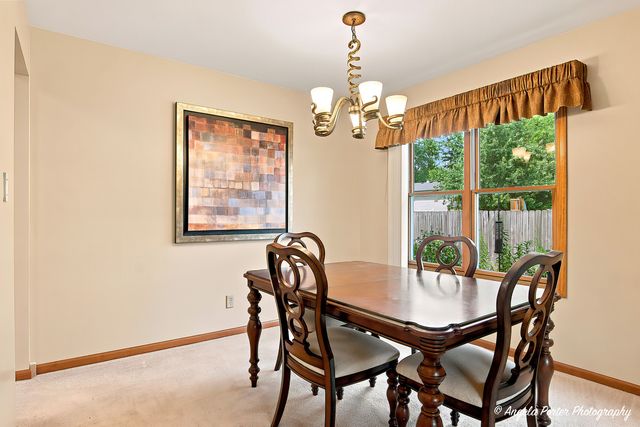 5009 Sandburg Drive, Mchenry, IL 60050