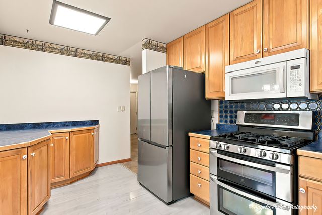 5009 Sandburg Drive, Mchenry, IL 60050