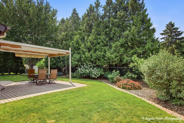 5009 Sandburg Drive, Mchenry, IL 60050
