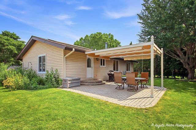5009 Sandburg Drive, Mchenry, IL 60050