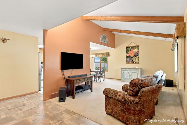5009 Sandburg Drive, Mchenry, IL 60050