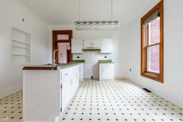 10021 N 400 W, Fountaintown, IN 46130