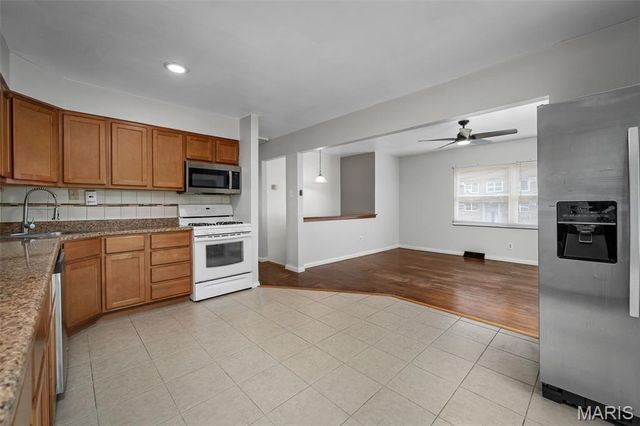 2119 Linnus Drive, High Ridge, MO 63049