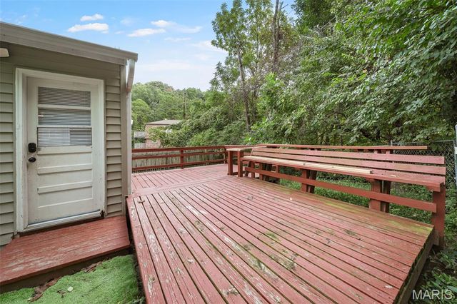2119 Linnus Drive, High Ridge, MO 63049