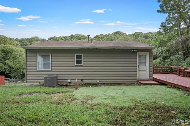 2119 Linnus Drive, High Ridge, MO 63049