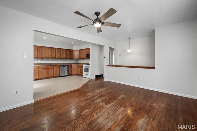 2119 Linnus Drive, High Ridge, MO 63049