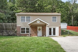 2119 Linnus Drive, High Ridge, MO 63049