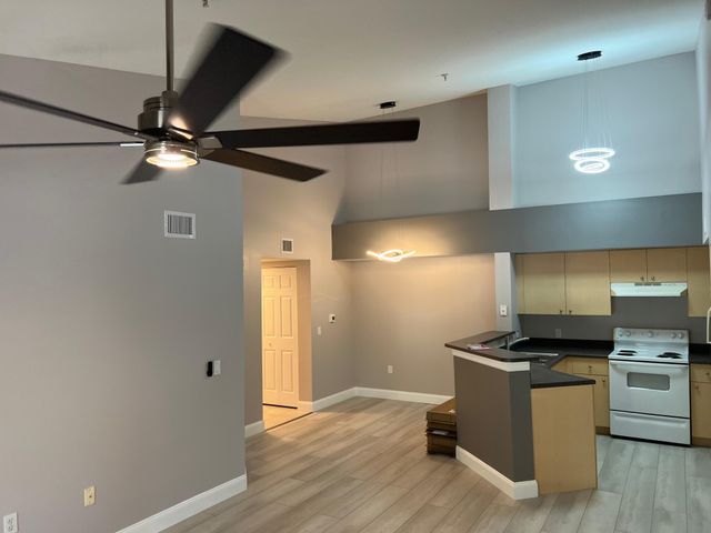 4220 San Marino Boulevard 201, West Palm Beach, FL 33409