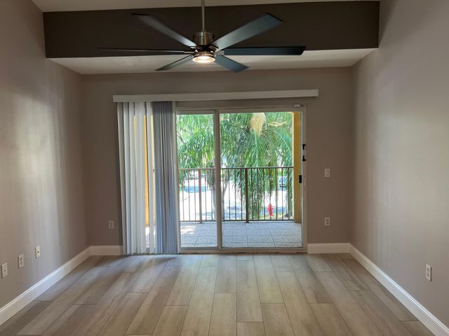 4220 San Marino Boulevard 201, West Palm Beach, FL 33409