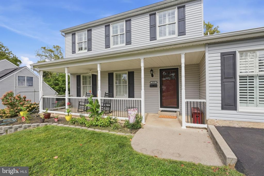 335 BERKSHIRE RD, FAIRLESS HILLS, PA 19030 — photo 4