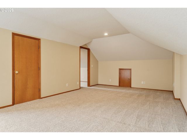 1905 N WESTLAKE Loop, Newberg, OR 97132