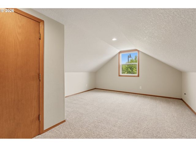 1905 N WESTLAKE Loop, Newberg, OR 97132
