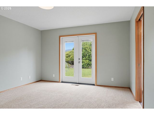 1905 N WESTLAKE Loop, Newberg, OR 97132