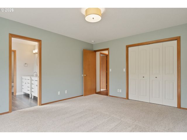 1905 N WESTLAKE Loop, Newberg, OR 97132
