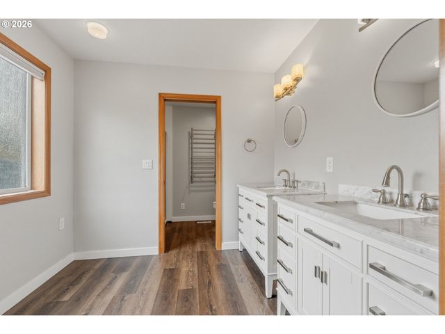 1905 N WESTLAKE Loop, Newberg, OR 97132