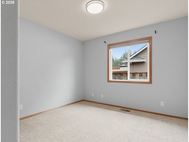 1905 N WESTLAKE Loop, Newberg, OR 97132
