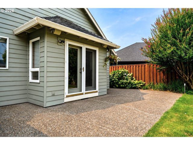1905 N WESTLAKE Loop, Newberg, OR 97132