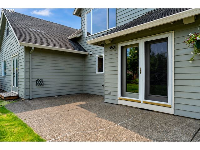 1905 N WESTLAKE Loop, Newberg, OR 97132