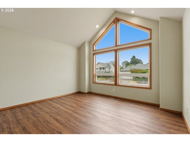 1905 N WESTLAKE Loop, Newberg, OR 97132