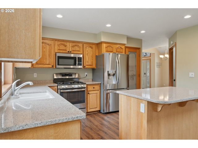 1905 N WESTLAKE Loop, Newberg, OR 97132