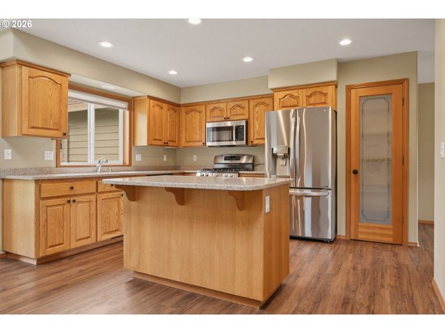 1905 N WESTLAKE Loop, Newberg, OR 97132