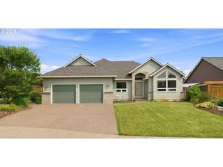 1905 N WESTLAKE Loop, Newberg, OR 97132