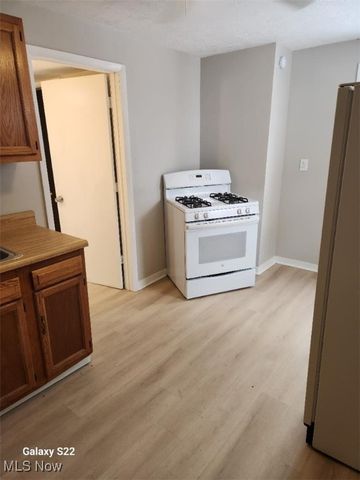 7127 Deveny Avenue, Cleveland, OH 44105