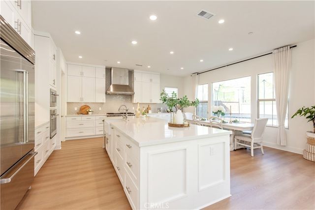 100 Bright Star, Irvine, CA 92618