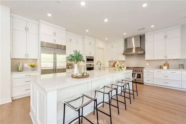 100 Bright Star, Irvine, CA 92618