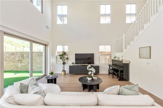 100 Bright Star, Irvine, CA 92618