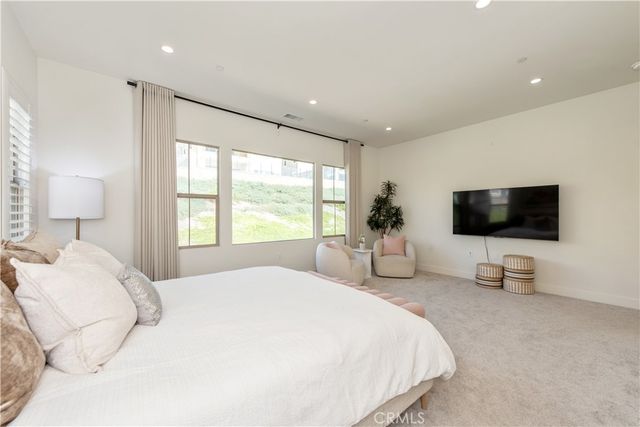 100 Bright Star, Irvine, CA 92618