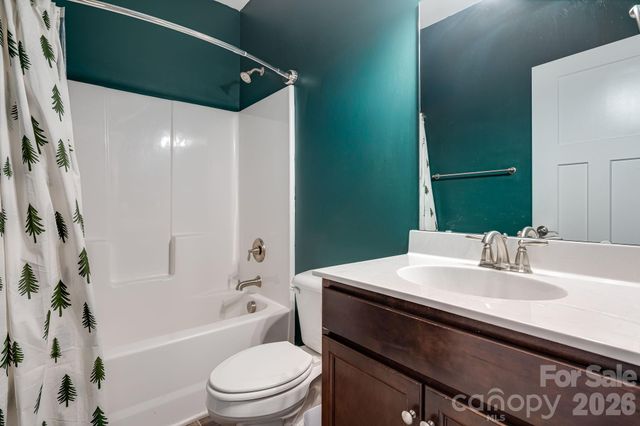 12 Hyde Park Place, Arden, NC 28704