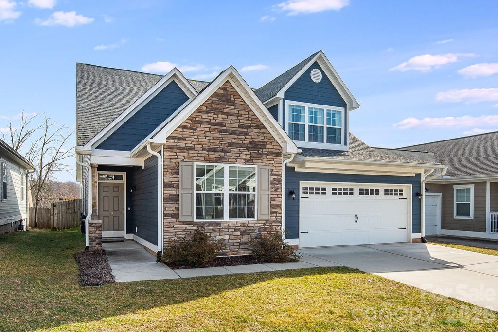 12 Hyde Park Place, Arden, NC 28704