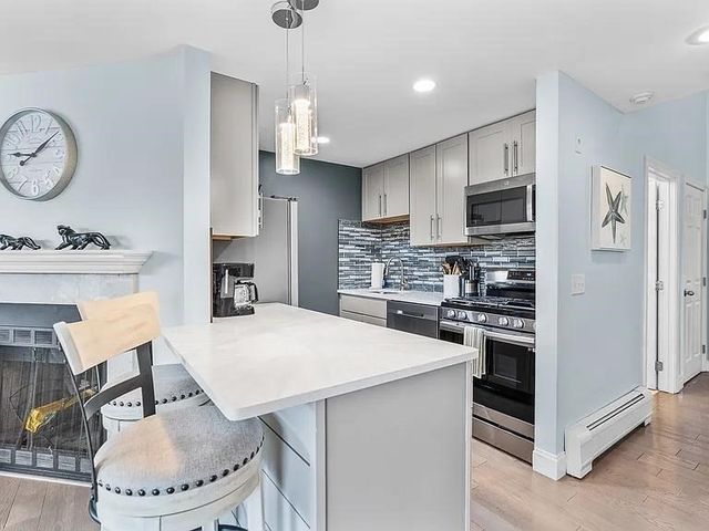 15 Riverview Ave D, Mashpee, MA 02469