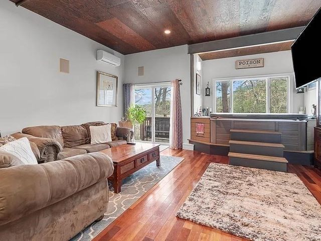 15 Riverview Ave D, Mashpee, MA 02469