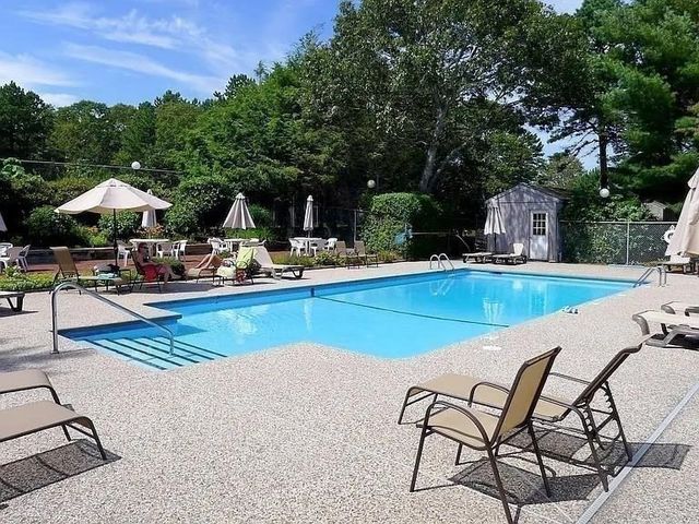 15 Riverview Ave D, Mashpee, MA 02469