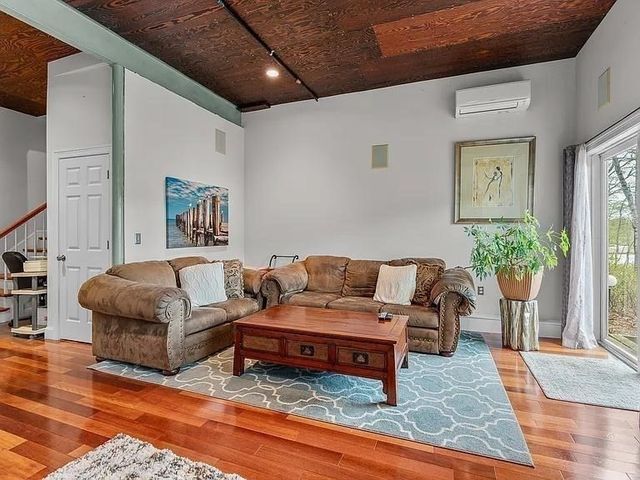 15 Riverview Ave D, Mashpee, MA 02469