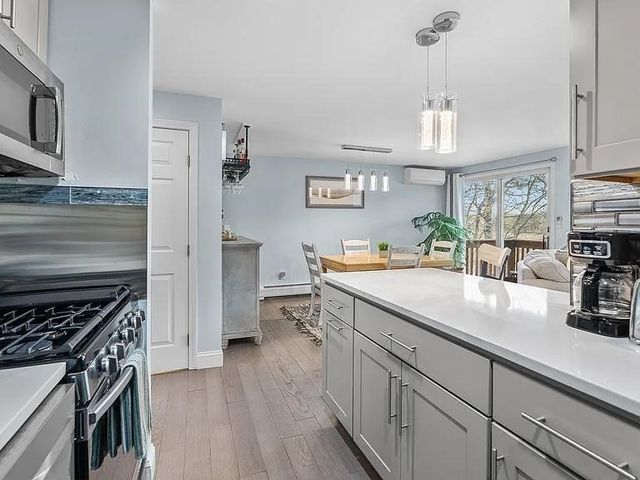 15 Riverview Ave D, Mashpee, MA 02469