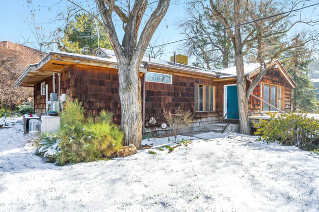 7609 S 2700 E, Cottonwood Heights, UT 84121