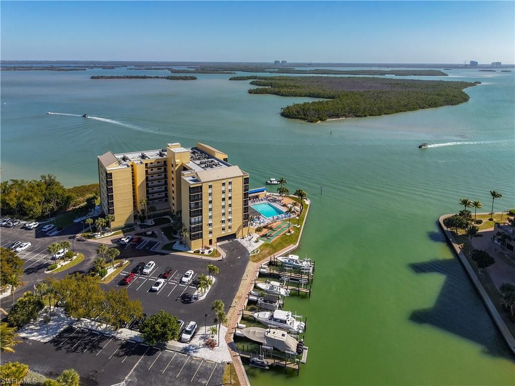 400 Lenell RD 107, FORT MYERS BEACH, FL 33931 — exterior