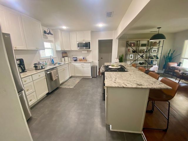 2817 Ryan Place Drive, Fort Worth, TX 76110