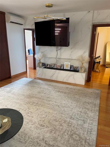 61-35 98th St 10D, Rego Park, NY 11374