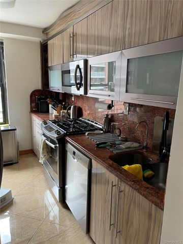 61-35 98th St 10D, Rego Park, NY 11374